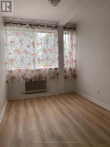 3 - 2881 LAWRENCE AVENUE E , Toronto, Ontario M1P 2S9 5