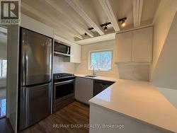 4 - 263 BOSTON AVENUE  Toronto, ON M4M 2V4