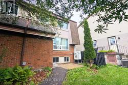 B - 29 WOODVALE GREEN DRIVE  Ottawa, ON K2G 4H3