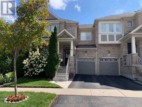 39 PEXTON AVENUE  Richmond Hill, ON L4E 4Y4