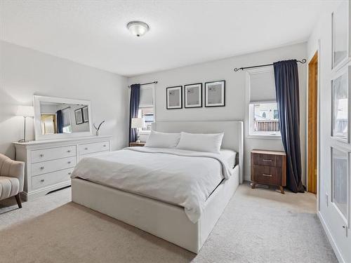 142 Linmar Way, Winnipeg, MB - Indoor Photo Showing Bedroom