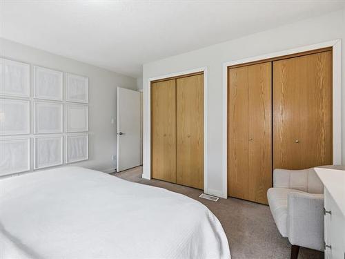 142 Linmar Way, Winnipeg, MB - Indoor Photo Showing Bedroom