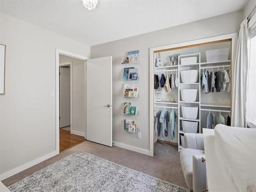 142 Linmar Way, Winnipeg, MB - Indoor Photo Showing Bedroom