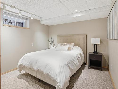 142 Linmar Way, Winnipeg, MB - Indoor Photo Showing Bedroom