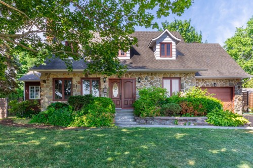 6640 Rue Riopelle  Laval (Auteuil), QC H7H 1R3