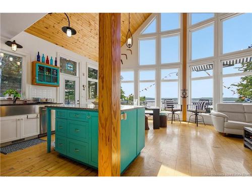 240 Hills Point Rd, Oak Bay, NB 