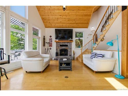 240 Hills Point Rd, Oak Bay, NB 