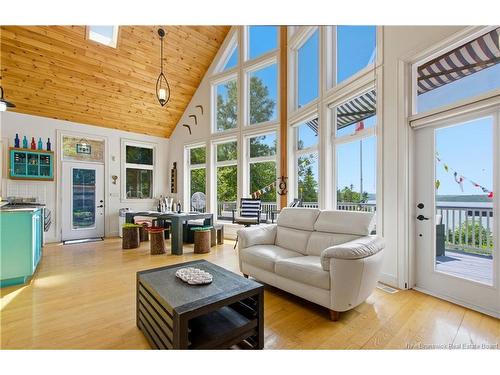 240 Hills Point Rd, Oak Bay, NB 