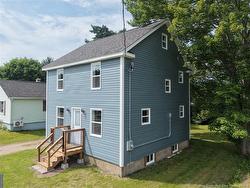 55 Queen ST  Sussex, NB E4E 2A8