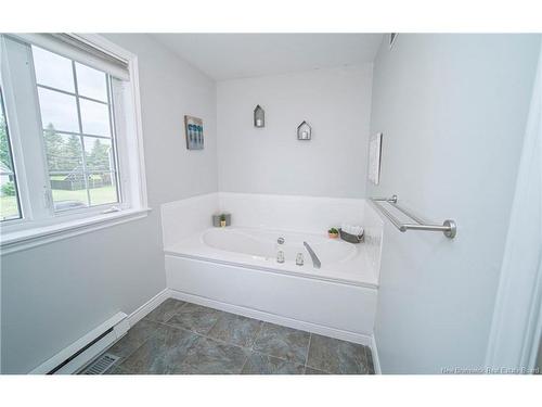 19 Howe Cres, Oromocto, NB 