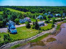 13886 Highway 6 Wallace, NS B0K 1Y0