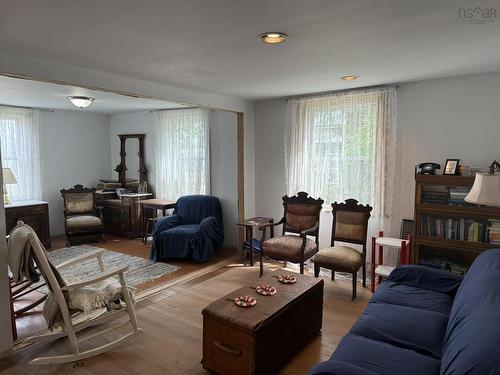 13886 Highway 6, Wallace, NS - Indoor Photo Showing Living Room