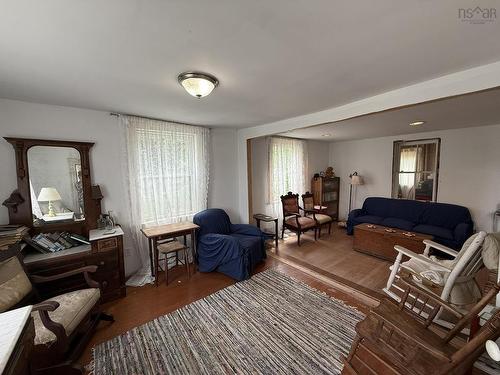 13886 Highway 6, Wallace, NS - Indoor Photo Showing Living Room