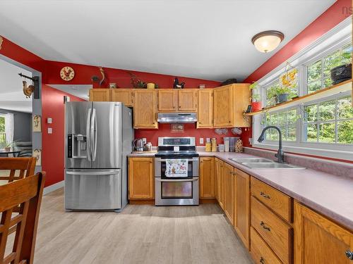 5720 Highway 325, West Clifford, NS - Indoor Photo Showing Kitchen With Double Sink