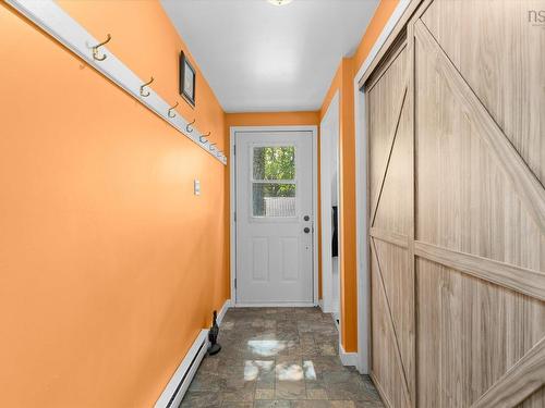 5720 Highway 325, West Clifford, NS - Indoor Photo Showing Other Room