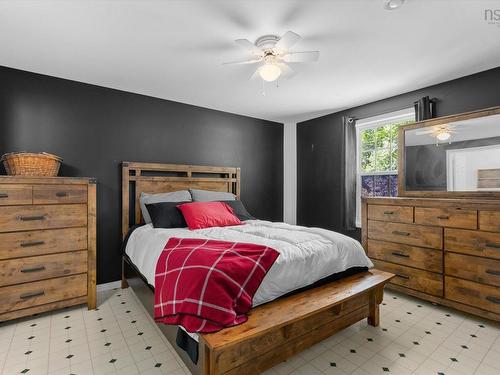 5720 Highway 325, West Clifford, NS - Indoor Photo Showing Bedroom