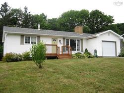22 Barss Street Liverpool, NS B0T 1K0