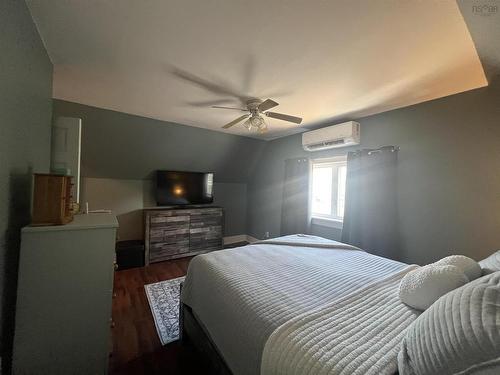 223 Brunswick Street, Truro, NS - Indoor Photo Showing Bedroom