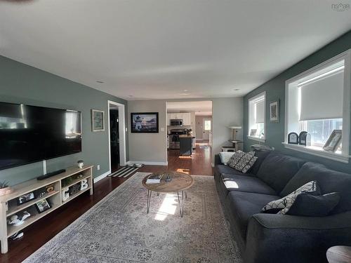 223 Brunswick Street, Truro, NS - Indoor Photo Showing Living Room