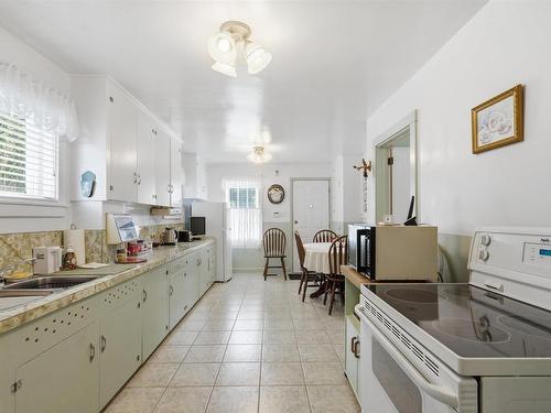 3360 Albert Street, Halifax, NS - Indoor Photo Showing Kitchen With Double Sink