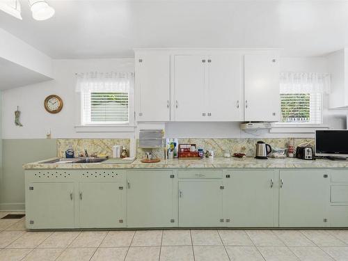 3360 Albert Street, Halifax, NS - Indoor Photo Showing Kitchen With Double Sink