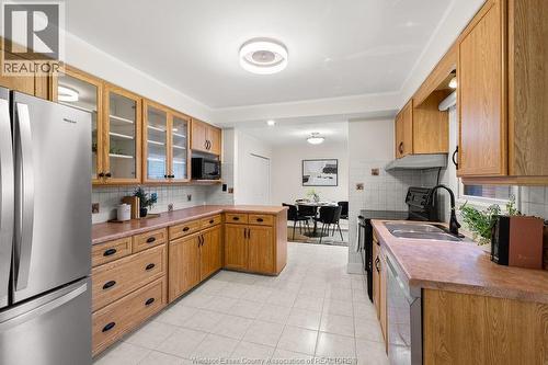 2594 Buckingham, Windsor, ON - Indoor Photo Showing Kitchen With Double Sink