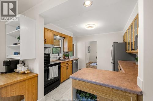 2594 Buckingham, Windsor, ON - Indoor Photo Showing Kitchen With Double Sink
