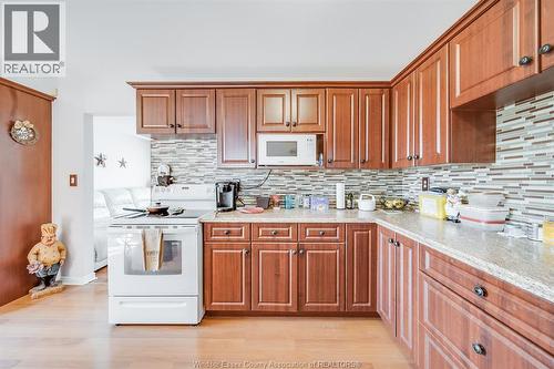5122 Colbourne Drive, Windsor, ON - Indoor Photo Showing Kitchen