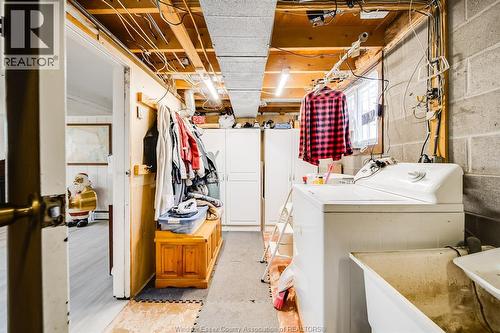 5122 Colbourne Drive, Windsor, ON - Indoor Photo Showing Laundry Room