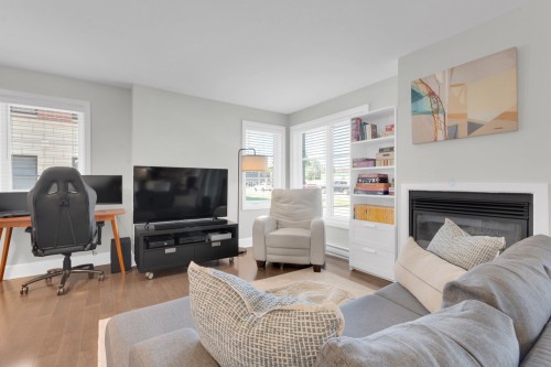 Salon - 1  - 102 92E Avenue E., Blainville, QC - Indoor Photo Showing Living Room With Fireplace