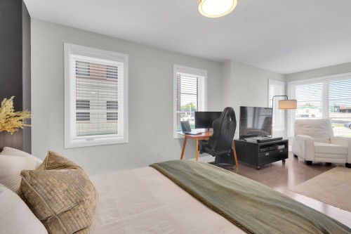Chambre à coucher principale - 1  - 102 92E Avenue E., Blainville, QC - Indoor Photo Showing Bedroom