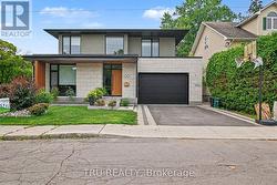B - 120 GLYNN AVENUE Ottawa, ON K1K 1S8