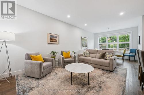 169 Morris Street, Guelph (St. Patrick'S Ward), ON - Indoor Photo Showing Living Room