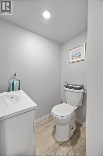2720 Academy, Windsor, ON - Indoor Photo Showing Bathroom