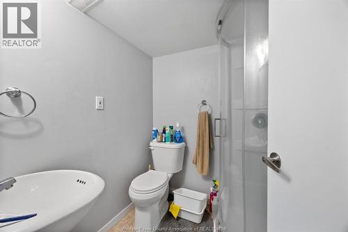 2720 Academy, Windsor, ON - Indoor Photo Showing Bathroom