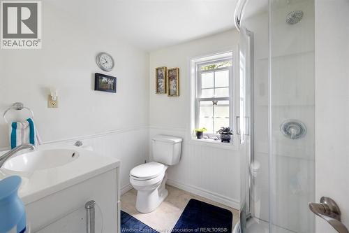 2720 Academy, Windsor, ON - Indoor Photo Showing Bathroom