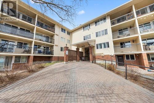 207 - 6470 BILBERRY DRIVE  Ottawa, ON K1C 4P1
