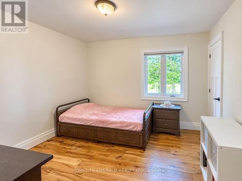 2391 Seadon Road, Springwater, ON - Indoor Photo Showing Bedroom