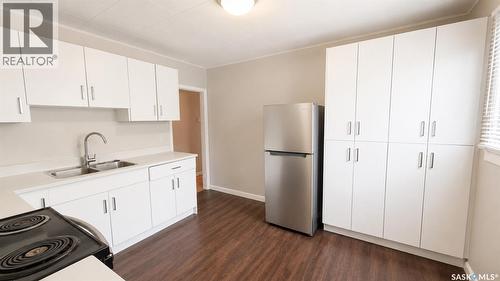 1924 22Nd Street W, Saskatoon, SK - Indoor Photo Showing Kitchen With Double Sink