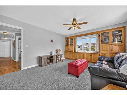 359-5700 Blackwell Sideroad, Sarnia, ON - Indoor Photo Showing Living Room