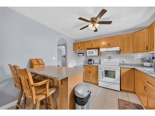 359-5700 Blackwell Sideroad, Sarnia, ON - Indoor Photo Showing Kitchen