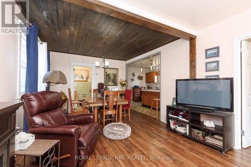 294 Davis Street, Port Colborne (Killaly East), ON - Indoor Photo Showing Living Room
