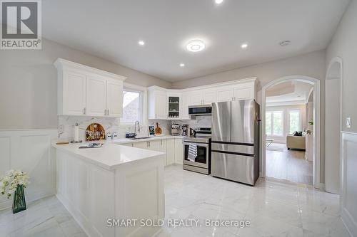 122 Mistysugar Trail, Vaughan, ON - Indoor Photo Showing Kitchen With Stainless Steel Kitchen