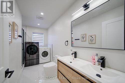 122 Mistysugar Trail, Vaughan, ON - Indoor Photo Showing Laundry Room