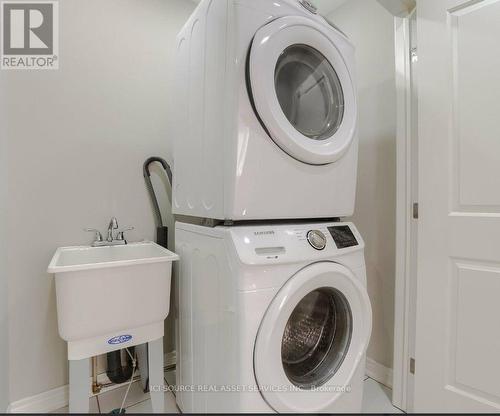 93 Sonoma Valley Crescent, Hamilton, ON - Indoor Photo Showing Laundry Room