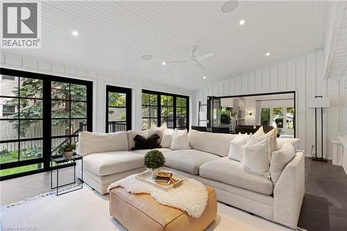 203 Forsyth Drive, Waterloo, ON - Indoor Photo Showing Living Room