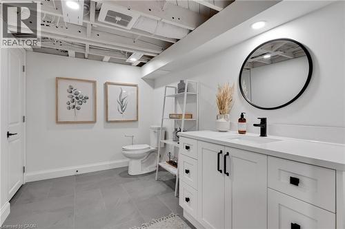 203 Forsyth Drive, Waterloo, ON - Indoor Photo Showing Bathroom