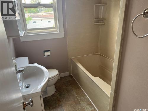 100 105Th Street W, Saskatoon, SK - Indoor Photo Showing Bathroom