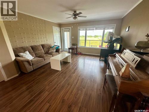 412 110 Shillington Crescent, Saskatoon, SK - Indoor Photo Showing Living Room