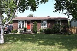 1497 BLACKHEATH STREET  Ottawa, ON K1E 1K6